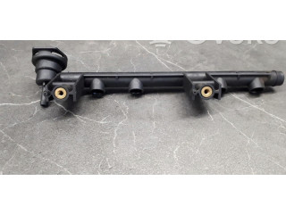 Топливная рампа 7700870914 Renault Clio II