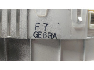 Панель приборов GE6RA Mazda 626
