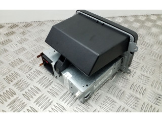 Радио/ проигрыватель CD/DVD / навигация