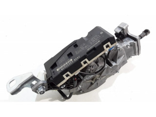 Притягиватель задней крышки