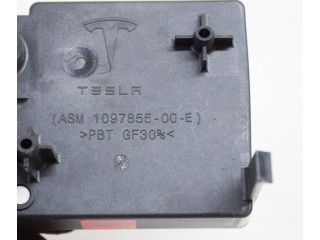 Блок комфорта 109785590H, 109785500E Tesla Model 3