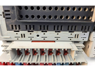 Блок предохранителей  9494673, 99W035   Volvo S80    