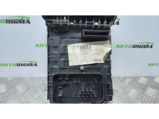 Блок предохранителей  1K0937804G, 1K0937800P   Volkswagen Touran I    