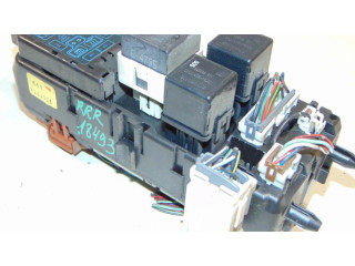 Блок предохранителей MB953410, MR193494 Mitsubishi Carisma