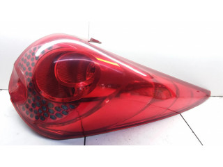 Задний фонарь правый 9680157980, VP7PFX13404A Peugeot 207 CC 2007-2014 года