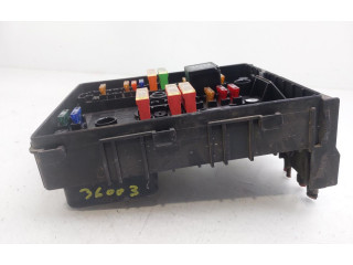 Блок предохранителей 1K0937125A   Volkswagen Jetta V    