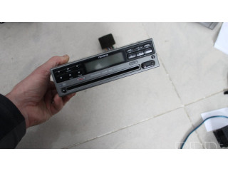 Радио/ проигрыватель CD/DVD / навигация