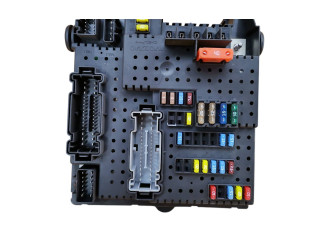 Блок предохранителей 8676391, 12217799   Volvo XC90    