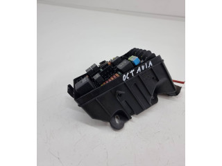 Блок предохранителей 5q0937125b   Skoda Octavia Mk3 (5E)    