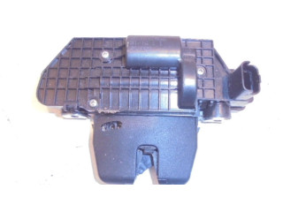 Замок задней крышки