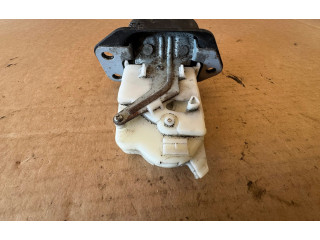 Zámek zadních dveří Nissan Juke I F15 2011