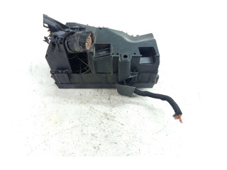 Блок предохранителей  DG1T-14A003-BA   Ford Flex    