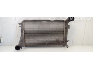 Интеркулер 1K0145803Q Volkswagen Caddy