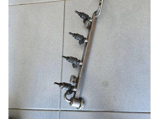 Топливная рампа 06a133317e Volkswagen Golf VI для двигателя CBAB