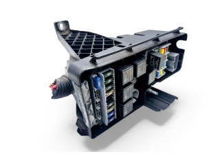 Блок предохранителей  30728132   Volvo S80    