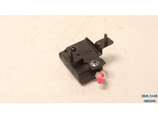 Замок багажника 7700712901    Dacia Sandero 2008 - 2012 года