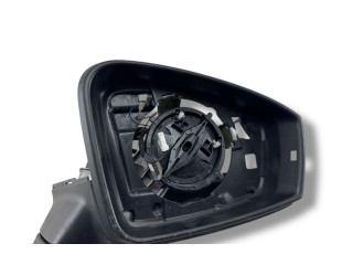 Zpětné zrcátko  Volkswagen Tiguan 2021  761857502B  