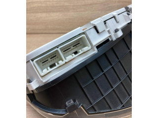 Панель приборов 1575204340, LE5955430 Mazda MPV II LW