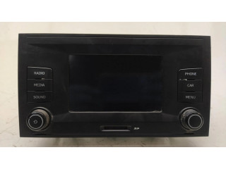 Радио/ проигрыватель CD/DVD / навигация