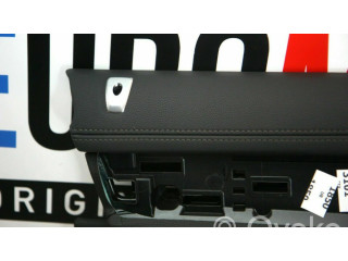 Обшивка передней двери