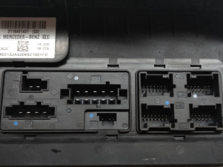 Pojistková skříňka 2115457401, MESSEESSEEN Mercedes-Benz E W211 2007