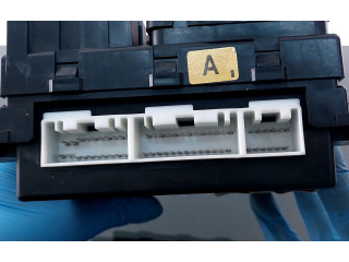 Блок предохранителей YF1T14A067AG, VF1T14B205CE Mercury Sable IV