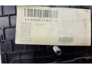   Pojistková skříňka 3C0937125A, 1K0937132F   Volkswagen Tiguan 2011