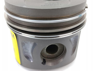  Поршень  028107065AM  Volkswagen PASSAT B4  