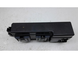   Pojistková skříňka    Infiniti QX70 S51 2015