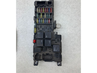 Блок предохранителей    30728008, 518828108   Volvo V70