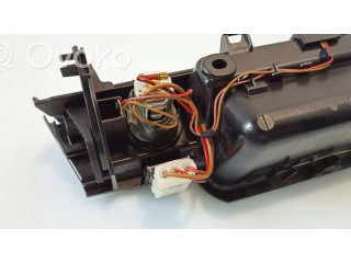 Другая центральная деталь консоли (туннеля)