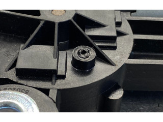 Моторчик заднего дворника 31290792    Volvo C30