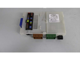 Блок предохранителей 30765624 Volvo V70