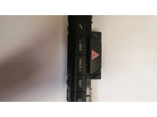 Радио/ проигрыватель CD/DVD / навигация