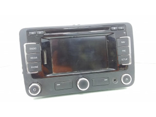 Радио/ проигрыватель CD/DVD / навигация