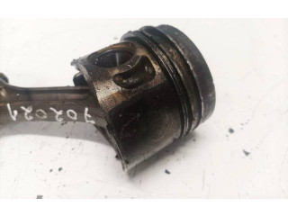 Píst Volkswagen PASSAT B5.5