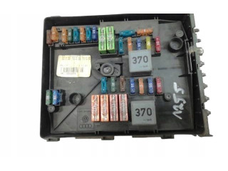 Блок предохранителей  1K1312271   Volkswagen Jetta V    