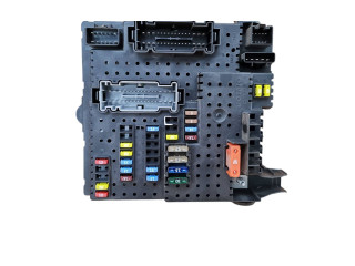 Блок предохранителей 30728512, 28017881   Volvo XC90    