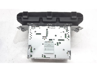 Радио/ проигрыватель CD/DVD / навигация