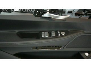 Обшивка передней двери