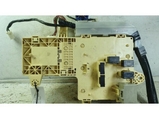 Блок предохранителей 8922153100, 2440000400 Lexus IS 200-300