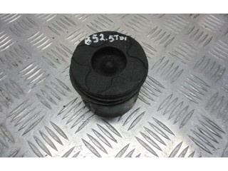 Píst Volkswagen PASSAT B5.5