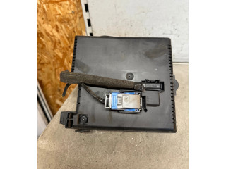 Блок предохранителей 28017881, 30728512   Volvo XC90    