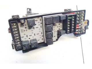 Блок предохранителей  9441606, 9441607   Volvo S80    