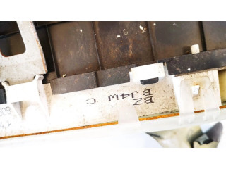 Панель приборов bj4wc   Mazda 323 F       