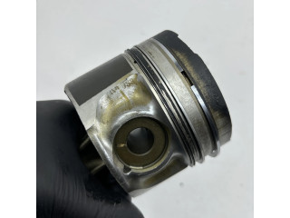 Píst Toyota Avensis T250 pro naftový motor 2.2 2AD