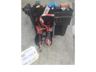 Блок предохранителей 681037125R Dacia Sandero