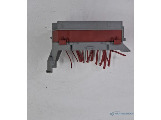 Блок предохранителей 9162439 Volvo S60