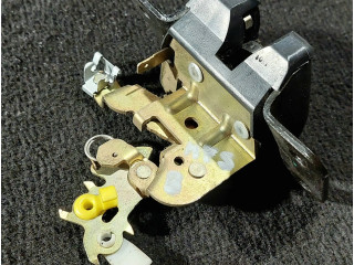 Замок багажника Mitsubishi Space Star 1998-2005 года