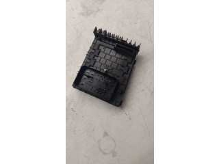 Блок предохранителей  1K0937125D   Skoda Octavia Mk2 (1Z)    